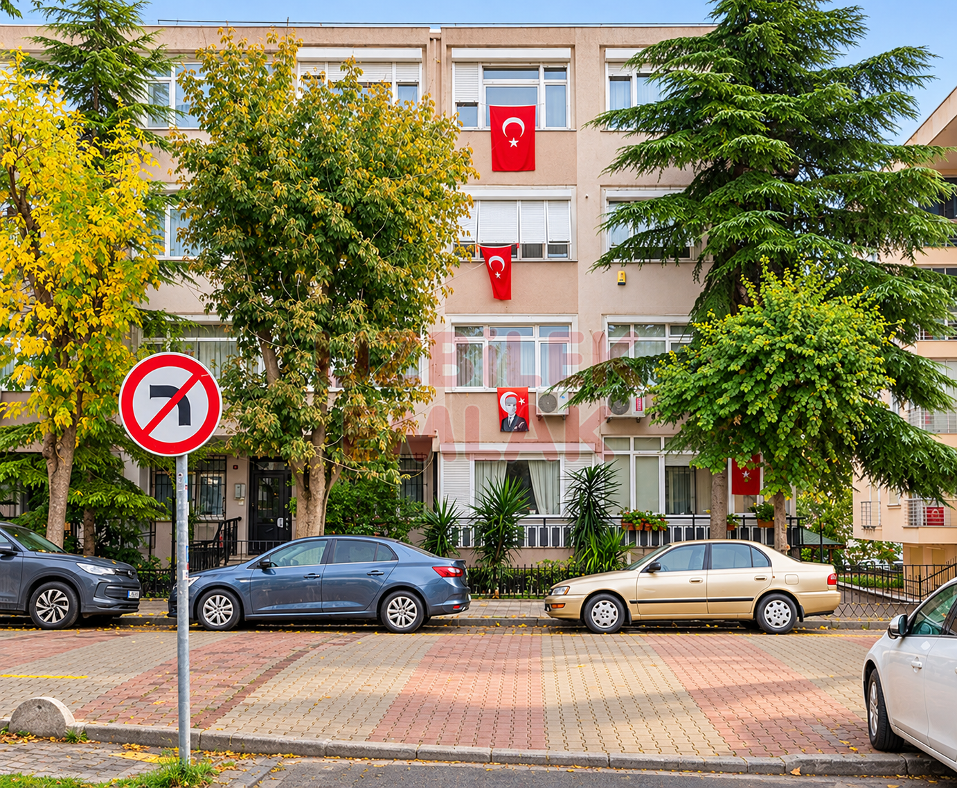 Bahçelievler Kadir Has Arkası Kiralık 2+1 Otoparklı Daire 