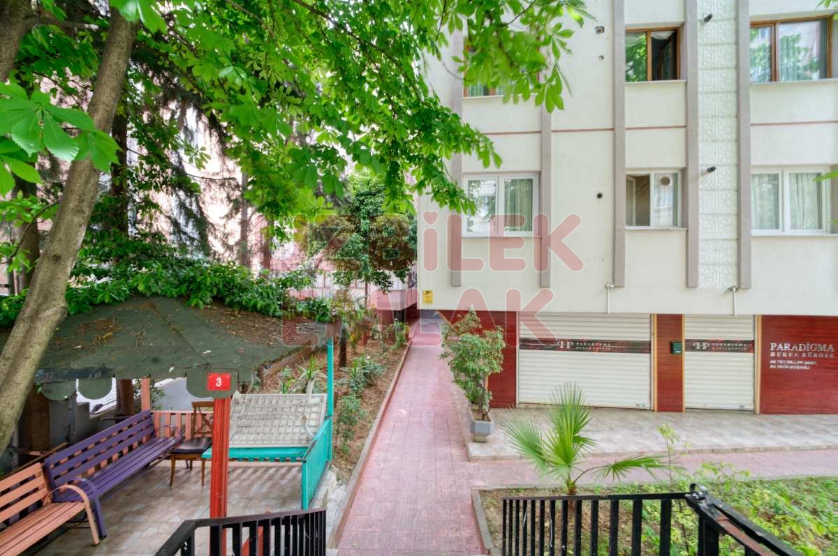 BAKIRKÖY OSMANİYE'DE SATILIK 4+1 OTOPARKLI BOŞ DAİRE