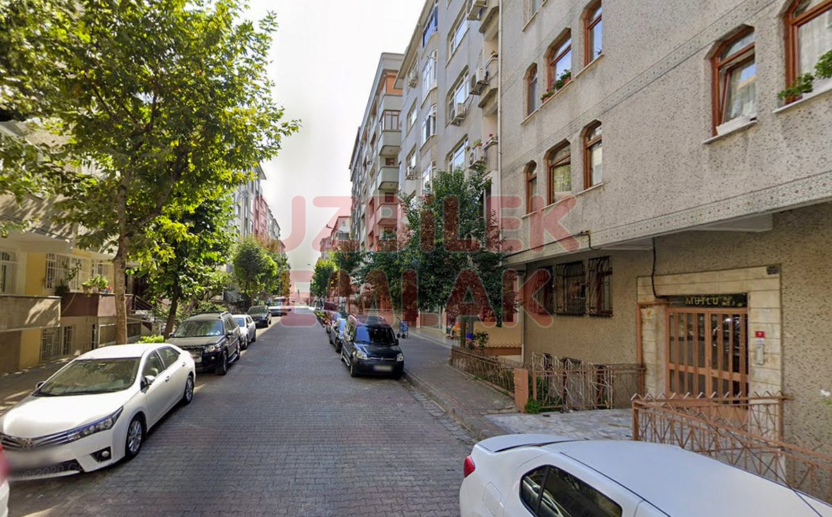 Bahçelievler Çamlık Caddesi Civarı 4.Kat Asansörlü Bakımlı 3+1 Daire 