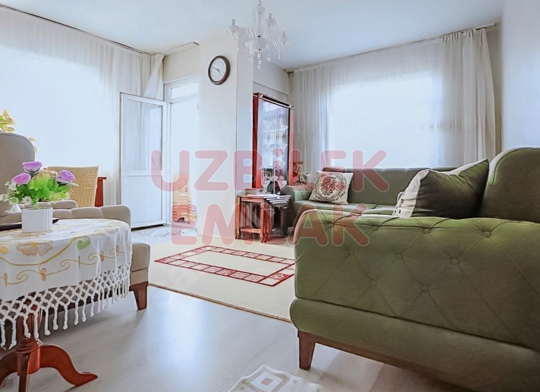 Bahçelievler Soğanlı Çavuşpaşa Caddesi Üzeri Satılık 2+1 Daire