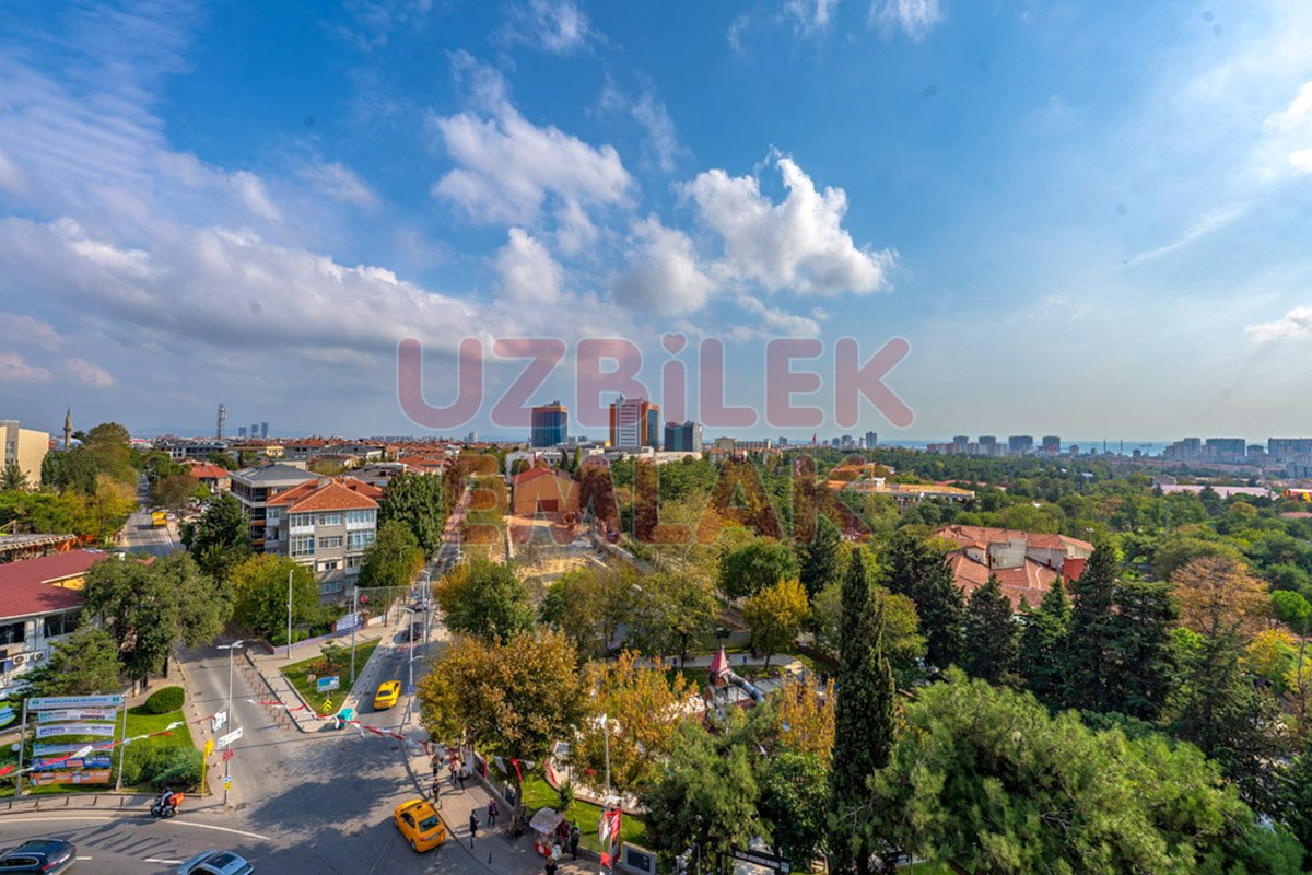 BAHÇELİEVLER'DE PANOROMİK MANZARALI 2+1 KİRALIK DAİRE 