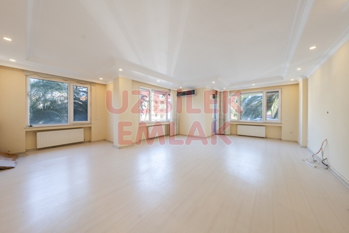 Bahçelievler Kadir Has AVM Karşısı Güvenlikli Sitede 4+1 Geniş Kiralık Daire