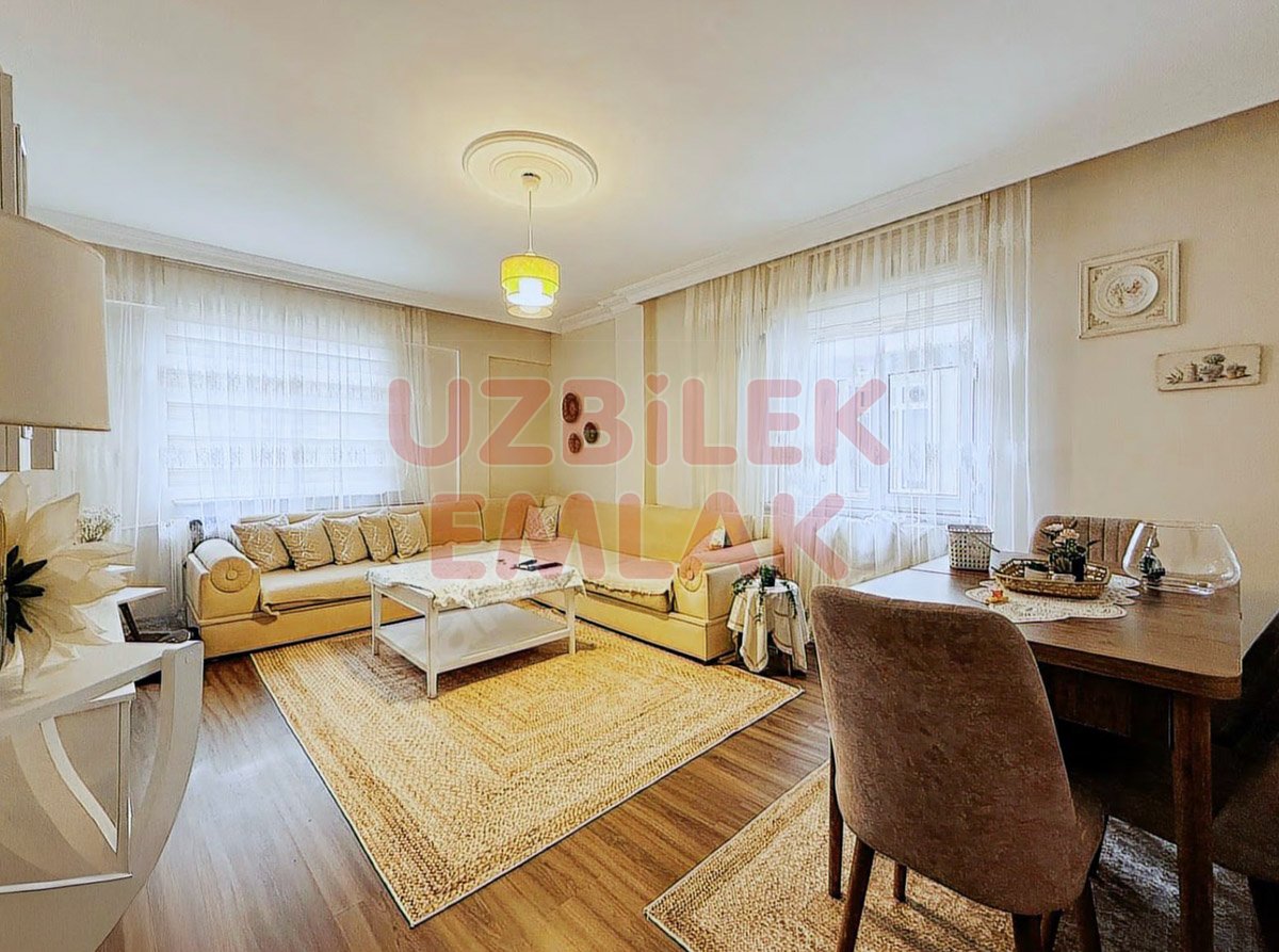 Bahçelievler Uefa Meydanı Civarı 29 Yıllık Satılık 2+1 Daire