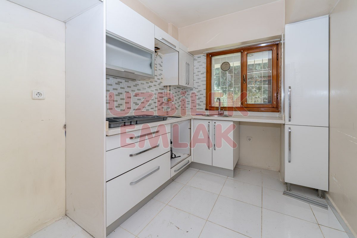 BAHÇELİEVLER EVLENDİRME DAİRESİ ARKASI KİRALIK 3+1 OTOPARKLI BAHÇE KATI DAİRE 
