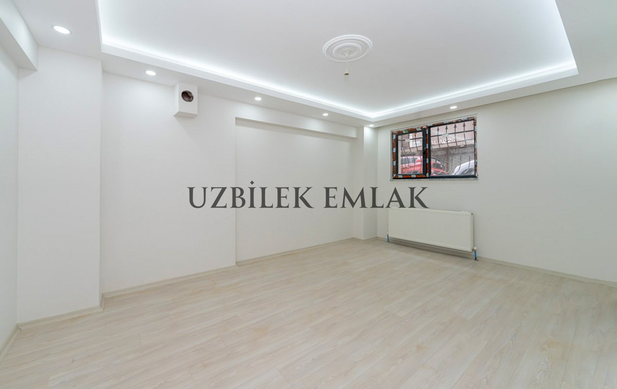 CAMLIKAHVE MEYDAN YAKINI SATILIK SIFIR KULLANIŞLI 1+1 BAHÇE KATI DAİRE 