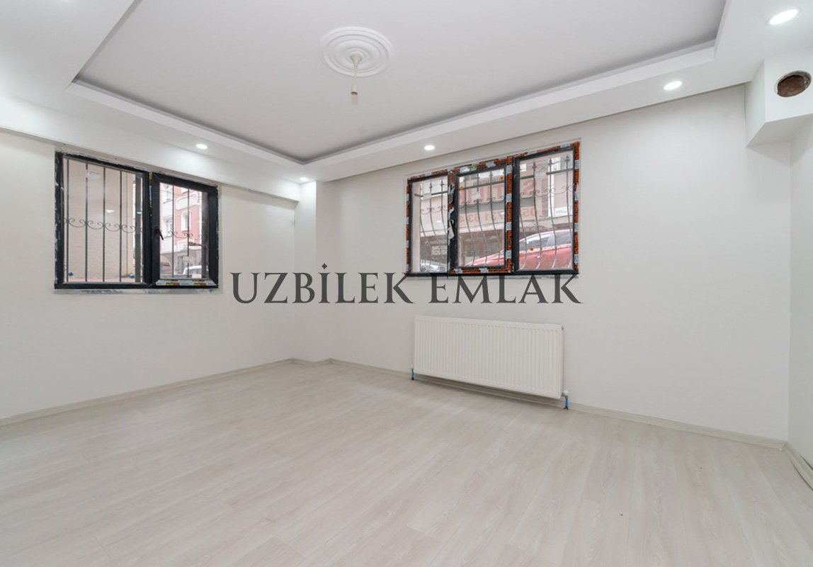 CAMLIKAHVE MEYDAN YAKINI SATILIK SIFIR BAHÇE KULLANIMLI 2+1 BAHÇE KATI DAİRE