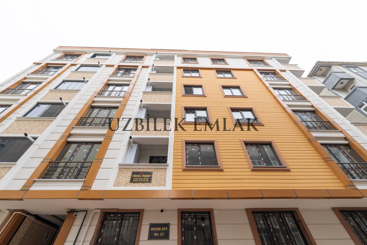CAMLIKAHVE MEYDAN YAKINI SATILIK TAVANLARI YÜKSEK 4+2 175 m2 DUBLEKS