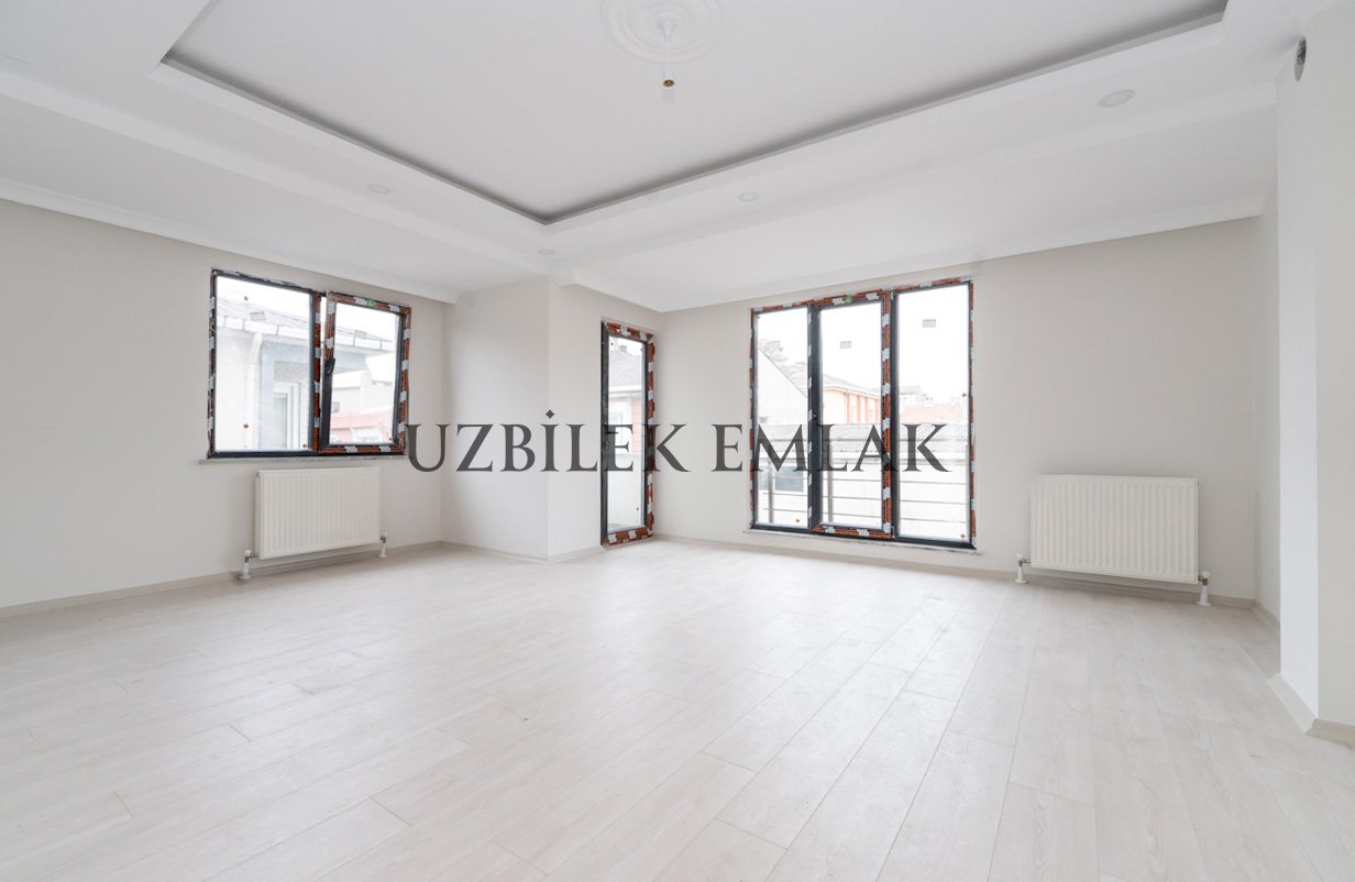 CAMLIKAHVE MEYDAN YAKINI SATILIK TAVANLARI YÜKSEK 4+2 DUBLEKS