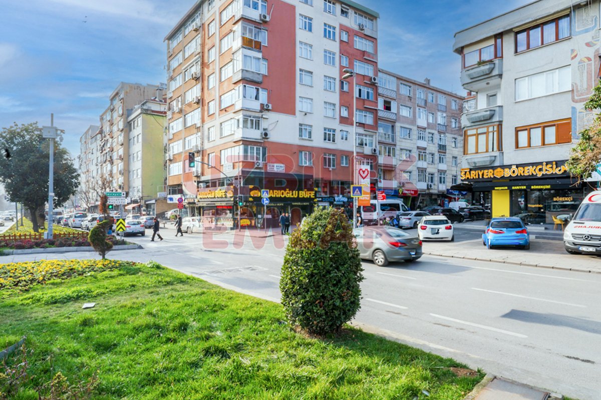 Bahçelievler UEFA Meydanı Karşısı Ulaşım Avantajlı Yatırımlık Manzaralı 2+1 Satılık Daire 