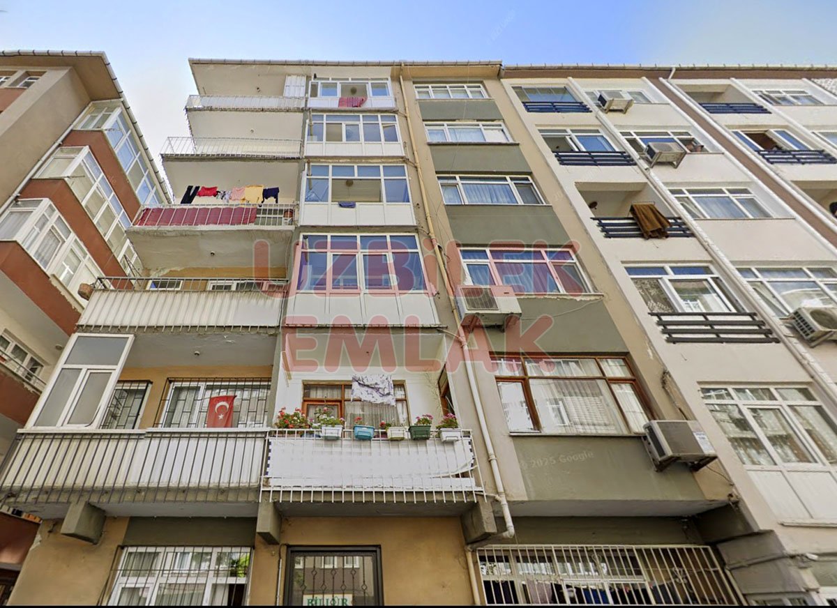 Bahçelievler Siyavuşpaşa Fizik Tedavi Civarı 3+1 3.Kat  Satılık Daire