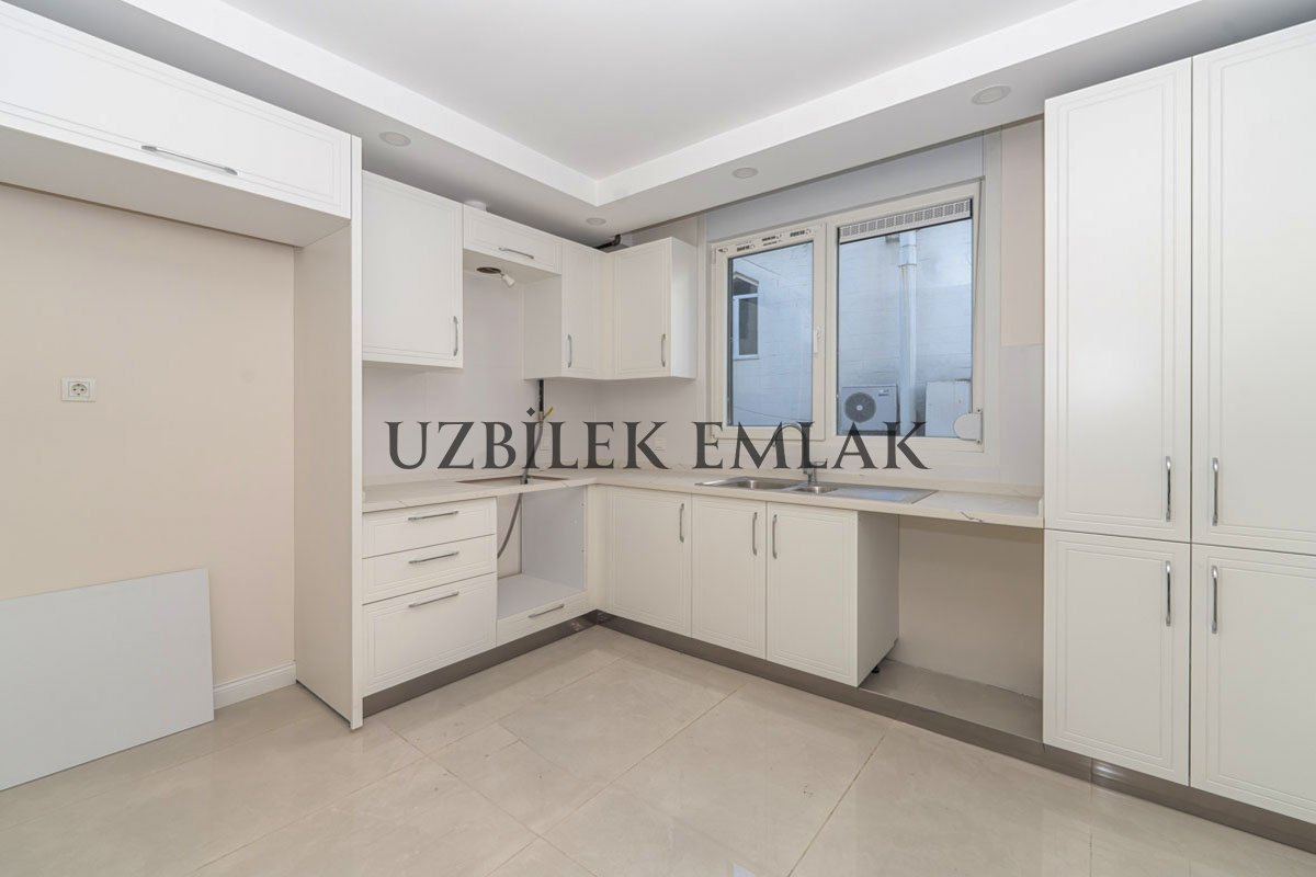 BAHÇELİEVLER ÇİNİLİ CAMİİ CİVARI KİRALIK SIFIR EBEVEYN BANYOLU 2+1