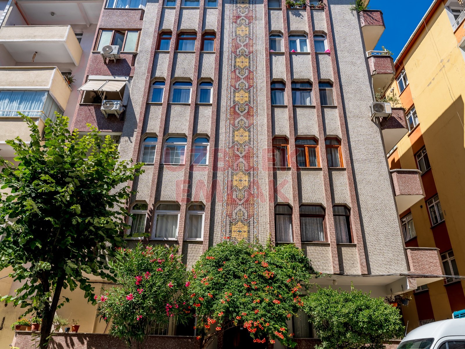 Bahçelievler Siyavuşpaşa Çiğdem Sokak'ta Satılık 3+1 | Asansörlü | Çift Balkonlu