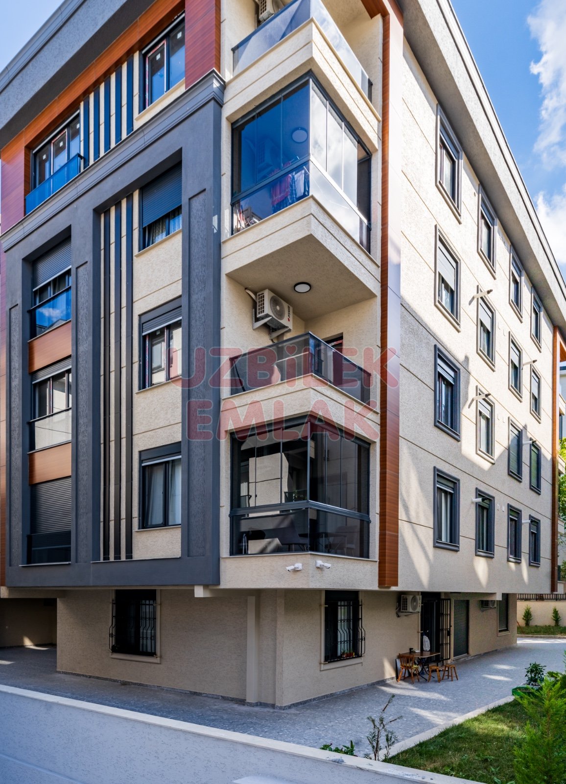 Bahçelievler Mahallesi Çörek Otu Sokak'ta Satılık 3+1 | Otoparklı | 120 m²