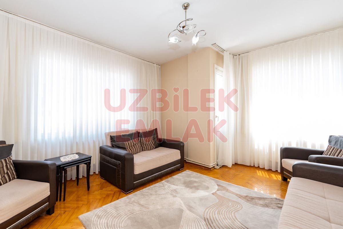 Eşyalı Kiralık Daire, Metro Metrobüse 13 Dk 3+1 Kombili 110 m2