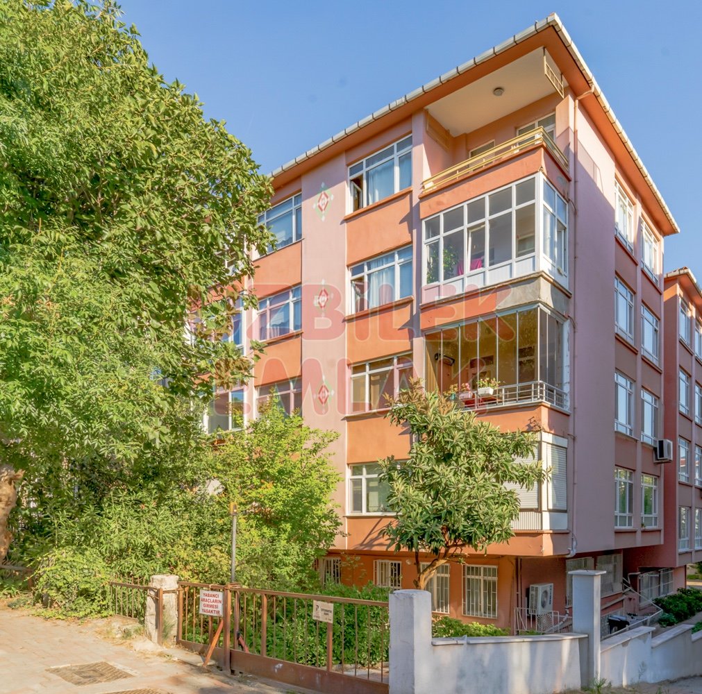 Bahçelievler Uefa Arkası Bahçe Çıkışlı 2+1 Kiralık Daire