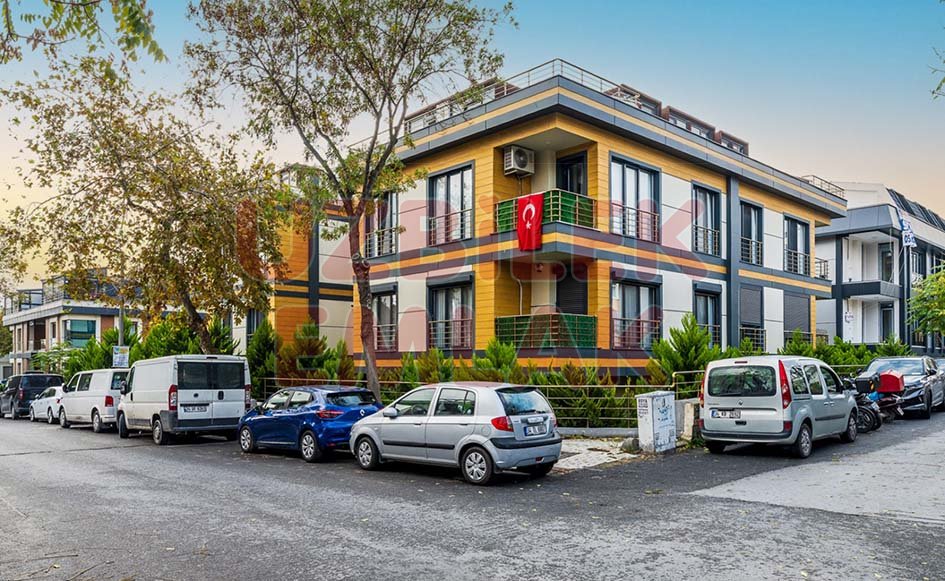 Florya Kiralık Daire, 3 Yıllık Binada 1+1 Kapalı Garajlı 80 m2 Masrafsız Şık Daire