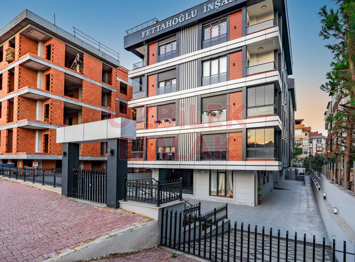 BAHÇELİEVLER KIBRIS PARKI CİVARI ÖNÜ AÇIK SIFIR DUBLEKS DAİRE