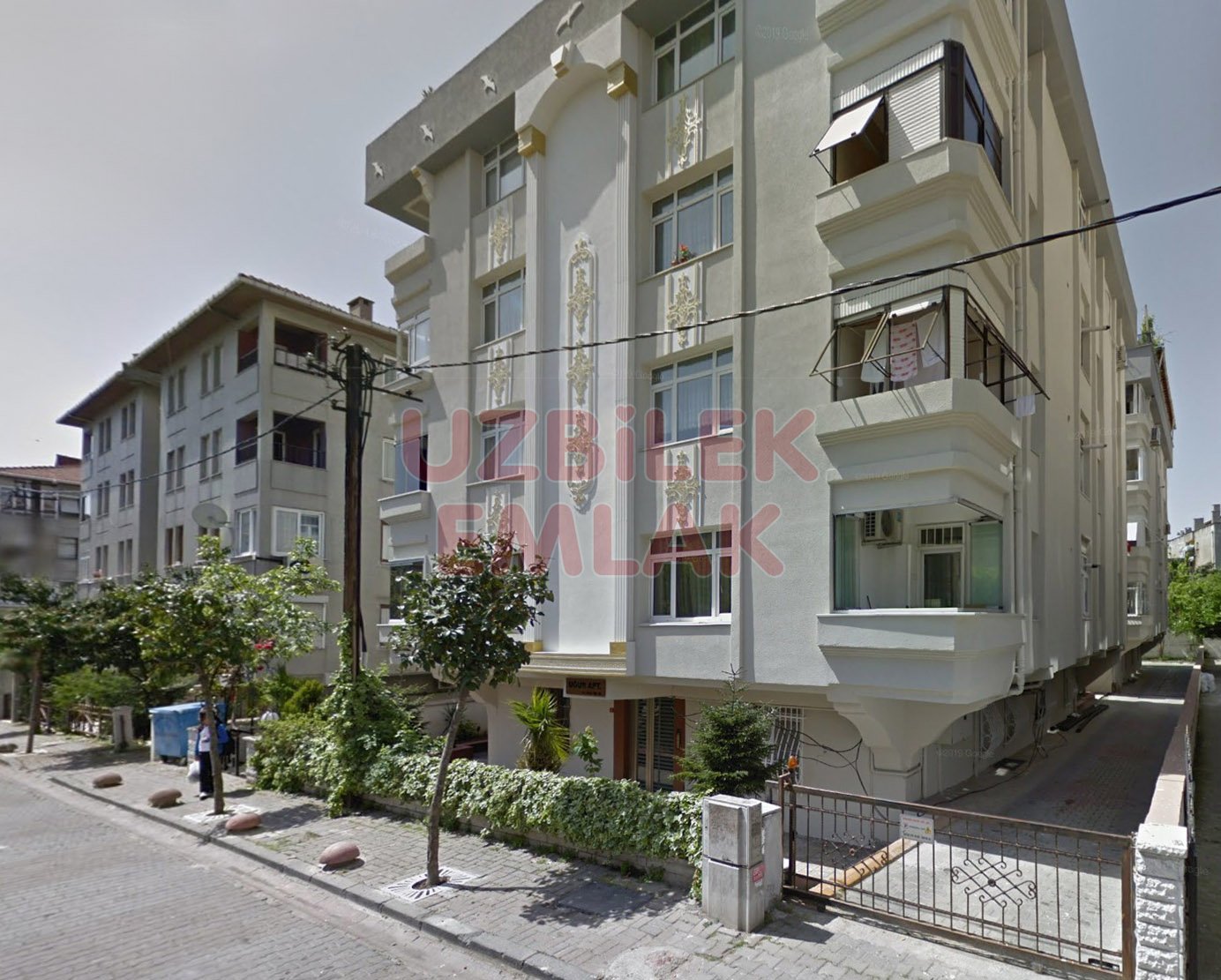 BAHÇELİEVLER KIBRIS PARKI ARKASI 3+1 OTOPARKLI BOŞ DAİRE
