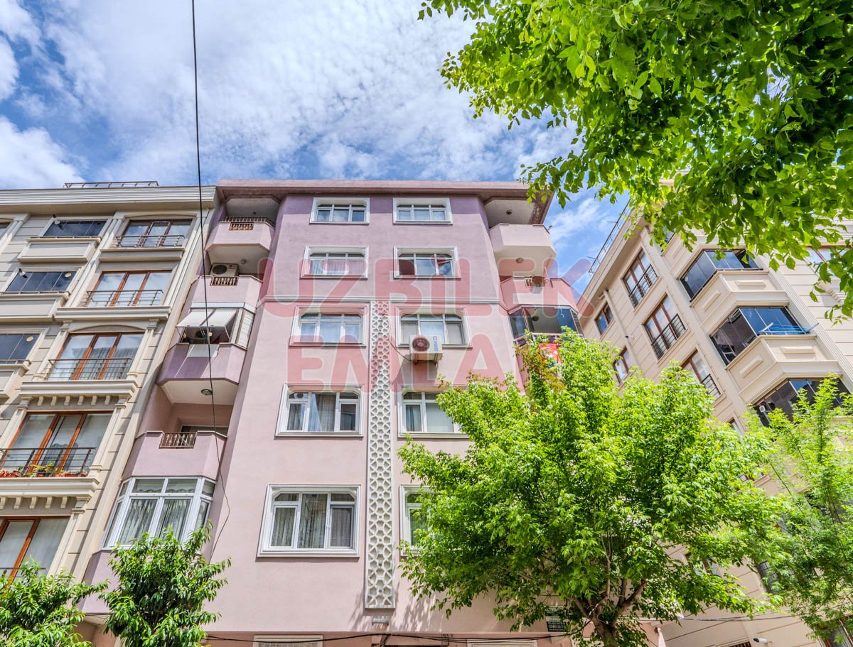 BAHÇELİEVLER YAYLA ÇAMLIK CADDESİ CİVARI SATILIK 3+1 BOŞ DAİRE 