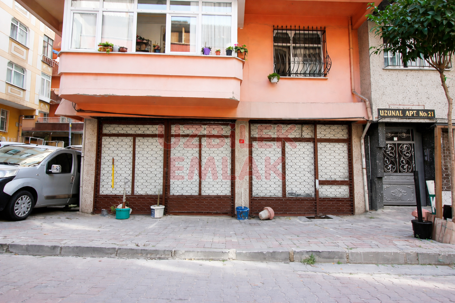 Kiralık Depolu Dükkân İş Yeri Düz Giriş 135 m2