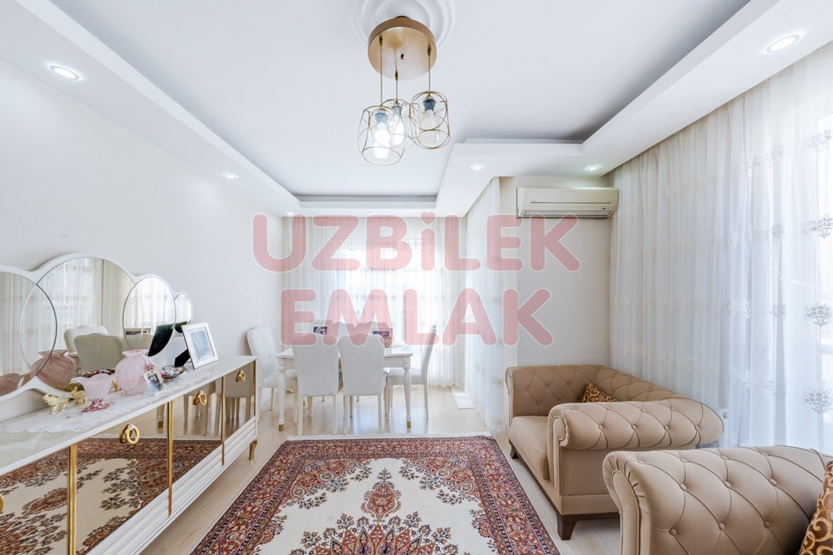 Cumhuriyet’te 11 Yıllık Butik Sitede 2+1 (Kapalı Otoparklı)
