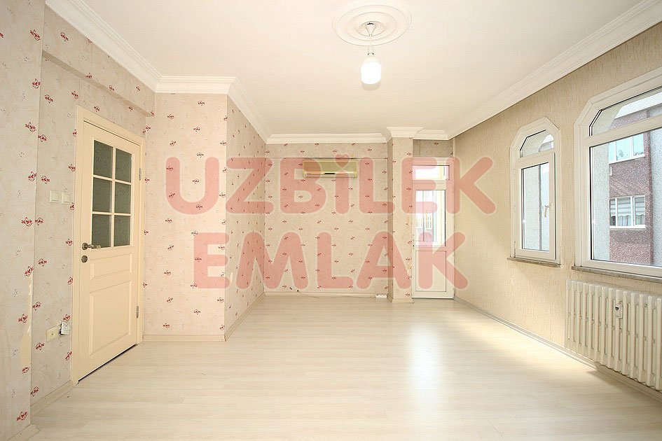 Metro Metrobüse Yakın 3+1 Kaloriferli Asansörlü 4.Kat Kiralık Daire