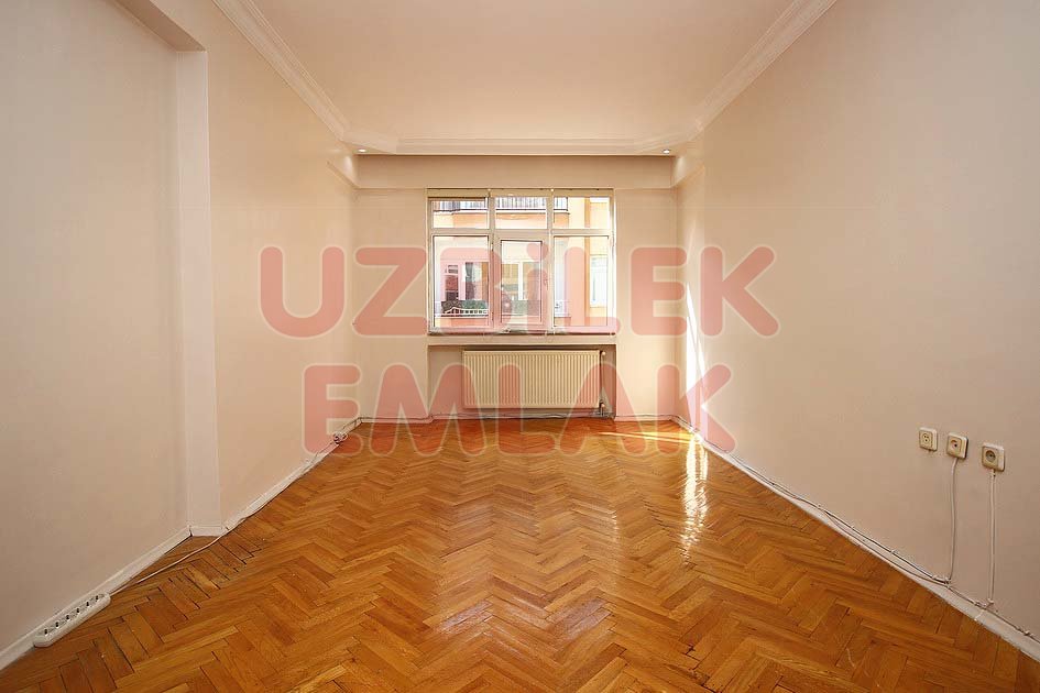Deprem Sonrası Binada 3+1 Kombili 120 m2 Kiralık Daire