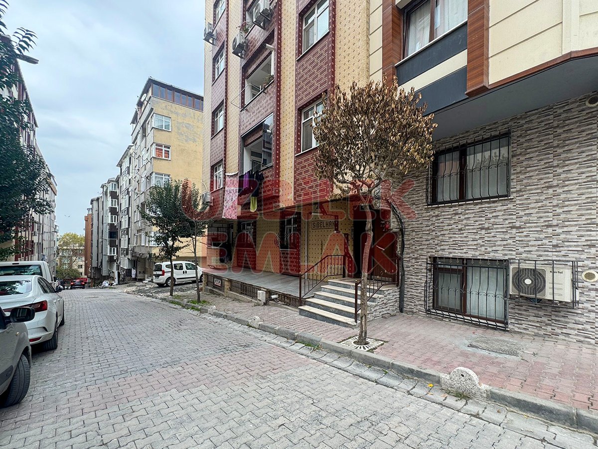 Bahçelievler Siyavuşpaşa'da GENÇ Binada Satılık 3+1 Bahçe Katı